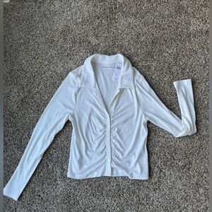 NEVER WORN - Abercrombie & Fitch white button down cinched collared shirt